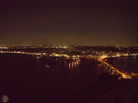 江の島シーキャンドルの夜景。藤沢方面。