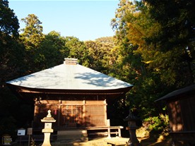神武寺の薬師堂。神奈川県の重要文化財に指定されている。